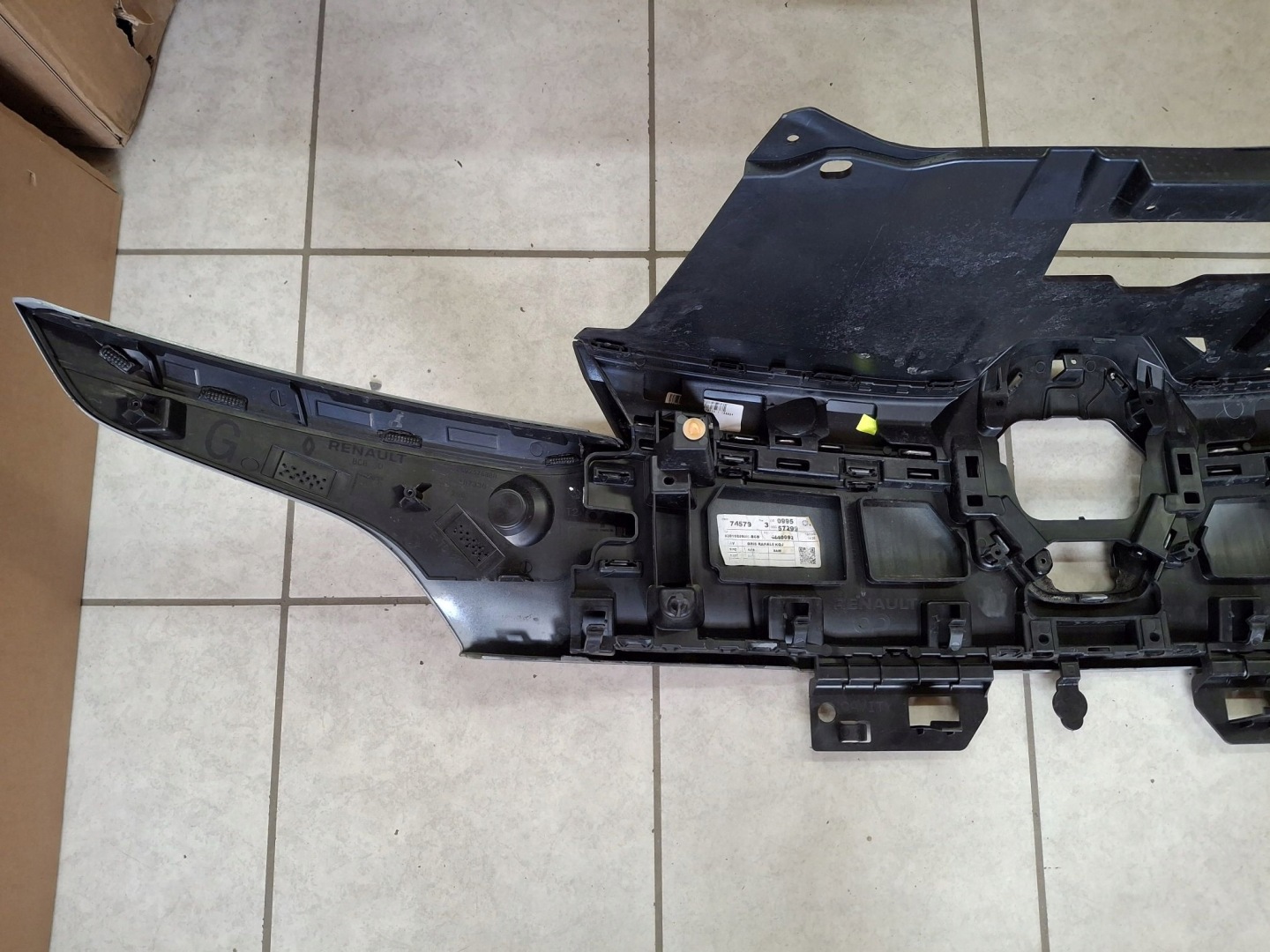 Renault MĂ©gane V RCB Kühlergrill FRONTGRILL Kühlergitter 620224891R - Thumbnail 6