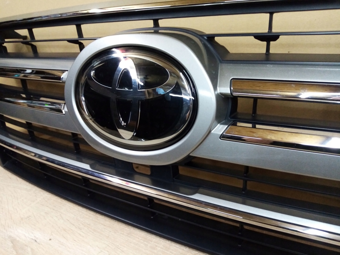 Toyota Land Cruiser J8/J10/J20 J8 Kühlergrill FRONTGRILL Kühlergitter - Thumbnail 6