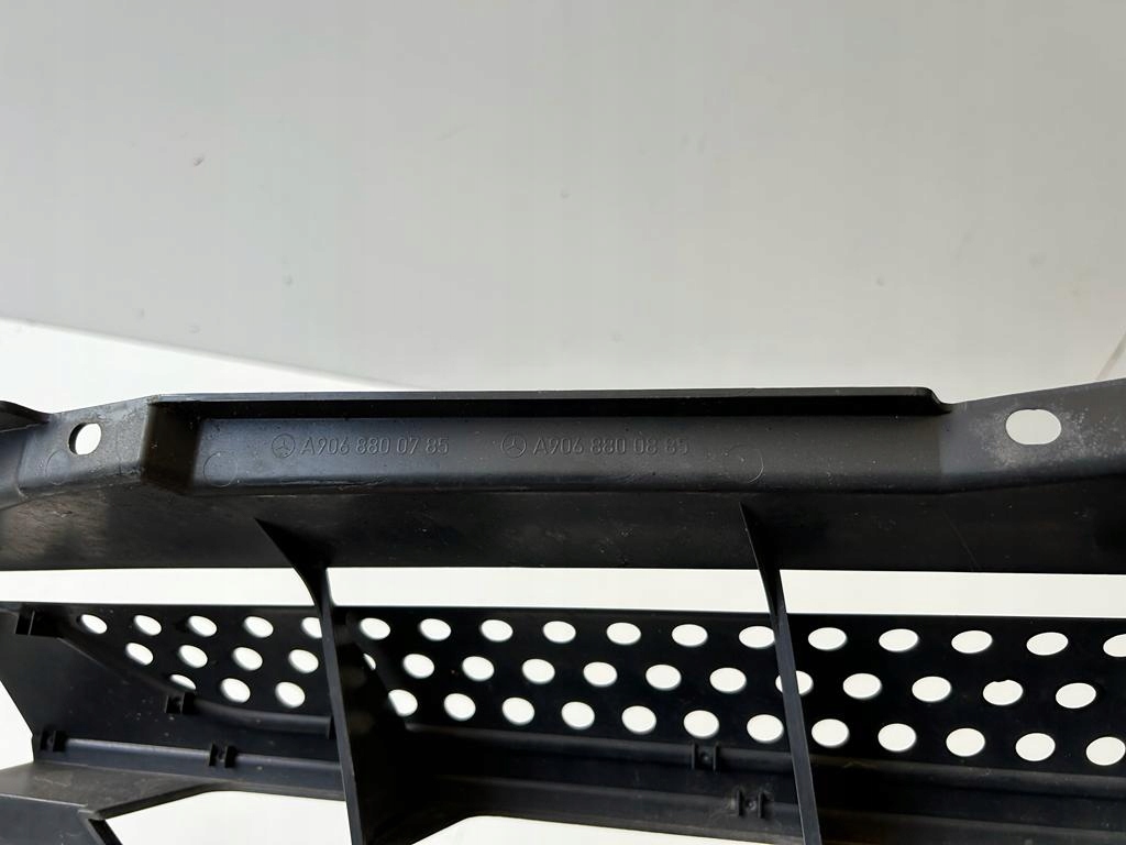 Mercedes-Benz Sprinter W910 Kühlergrill FRONTGRILL Kühlergitter A9068800885 - Thumbnail 4