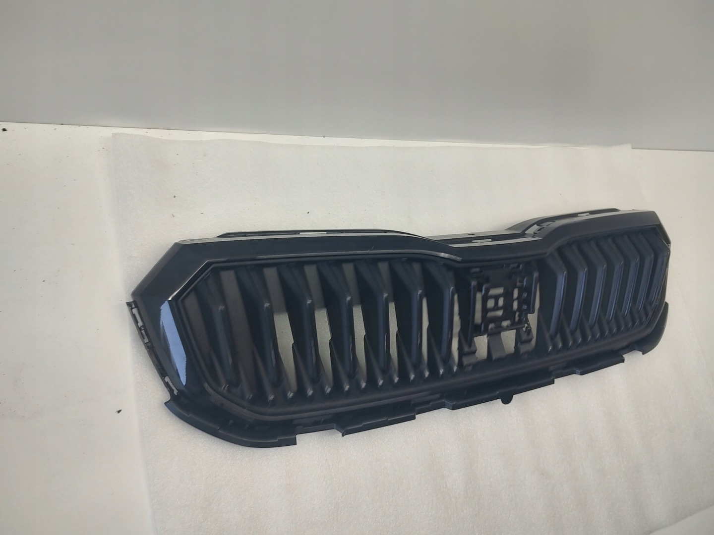 Skoda Scala 657 Kühlergrill FRONTGRILL Kühlergitter 657853653B - Thumbnail 2