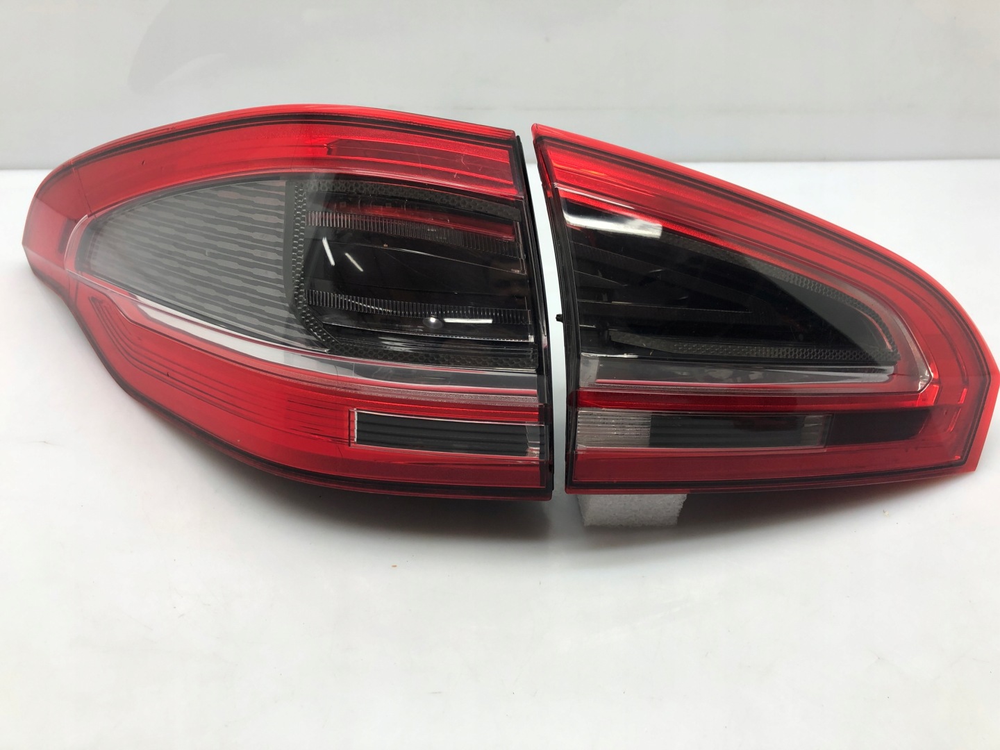 Ford S-MAX I Mk1 Rückleuchte AM2113A603AF Rearlamp - Thumbnail 1
