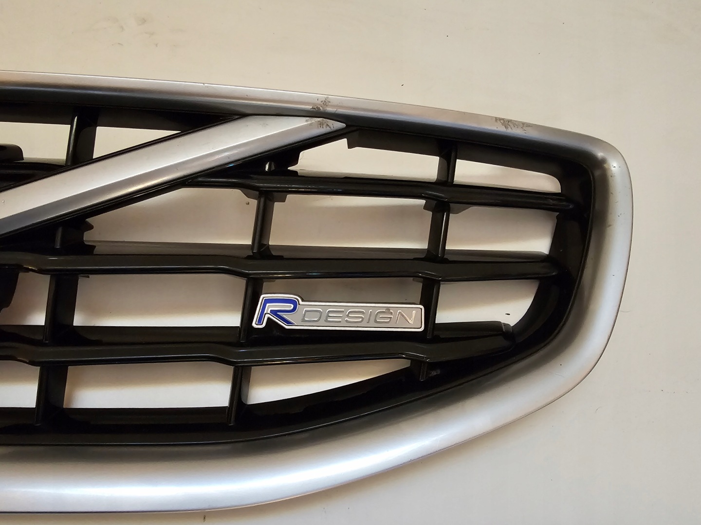 Volvo S60/V60 S60 Kühlergrill FRONTGRILL Kühlergitter 31323338SC - Thumbnail 4