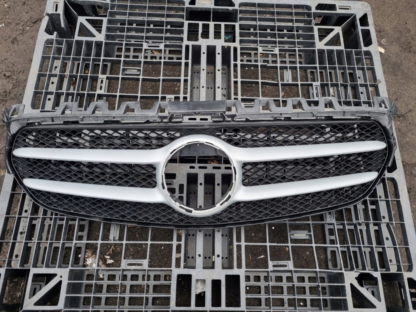 Mercedes-Benz B-Klasse W247 Kühlergrill FRONTGRILL Kühlergitter A2478881300 - Thumbnail 1
