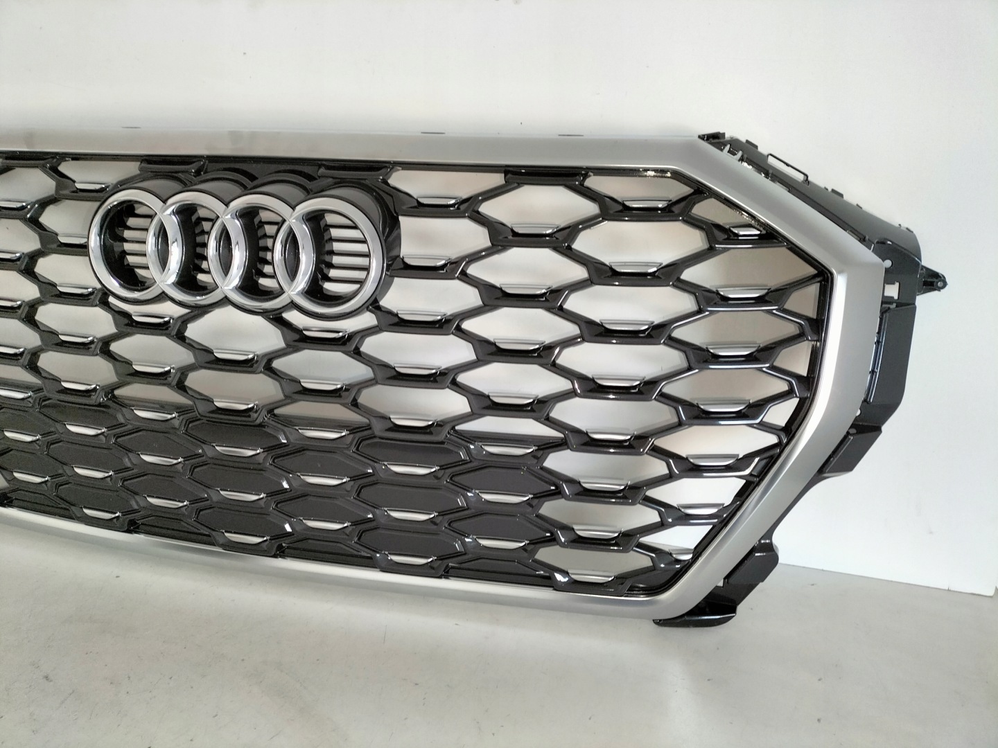 Audi Q3 Kühlergrill FRONTGRILL Kühlergitter - Thumbnail 3