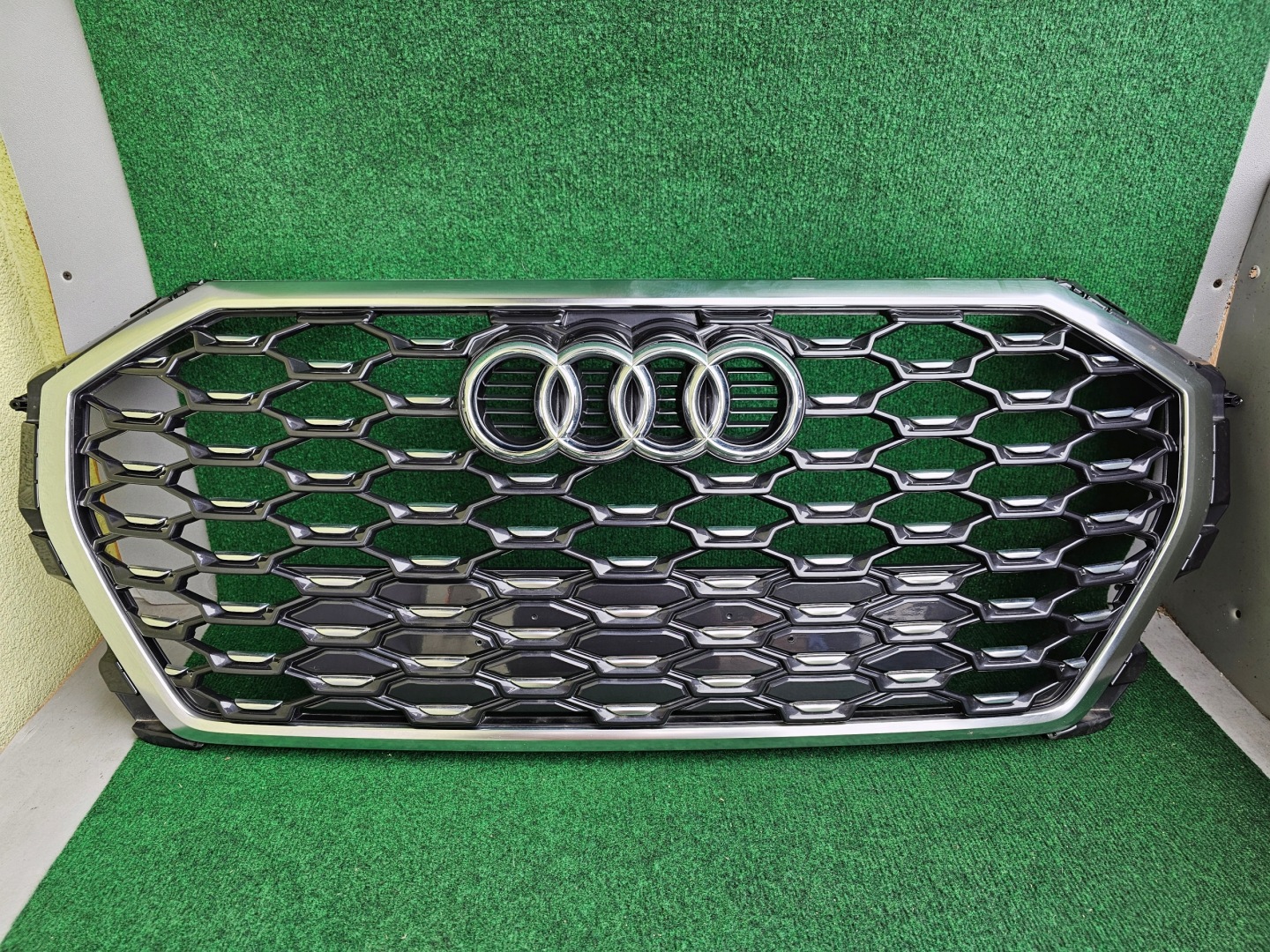 Audi Q3 Kühlergrill FRONTGRILL Kühlergitter 83F853365 - Thumbnail 1