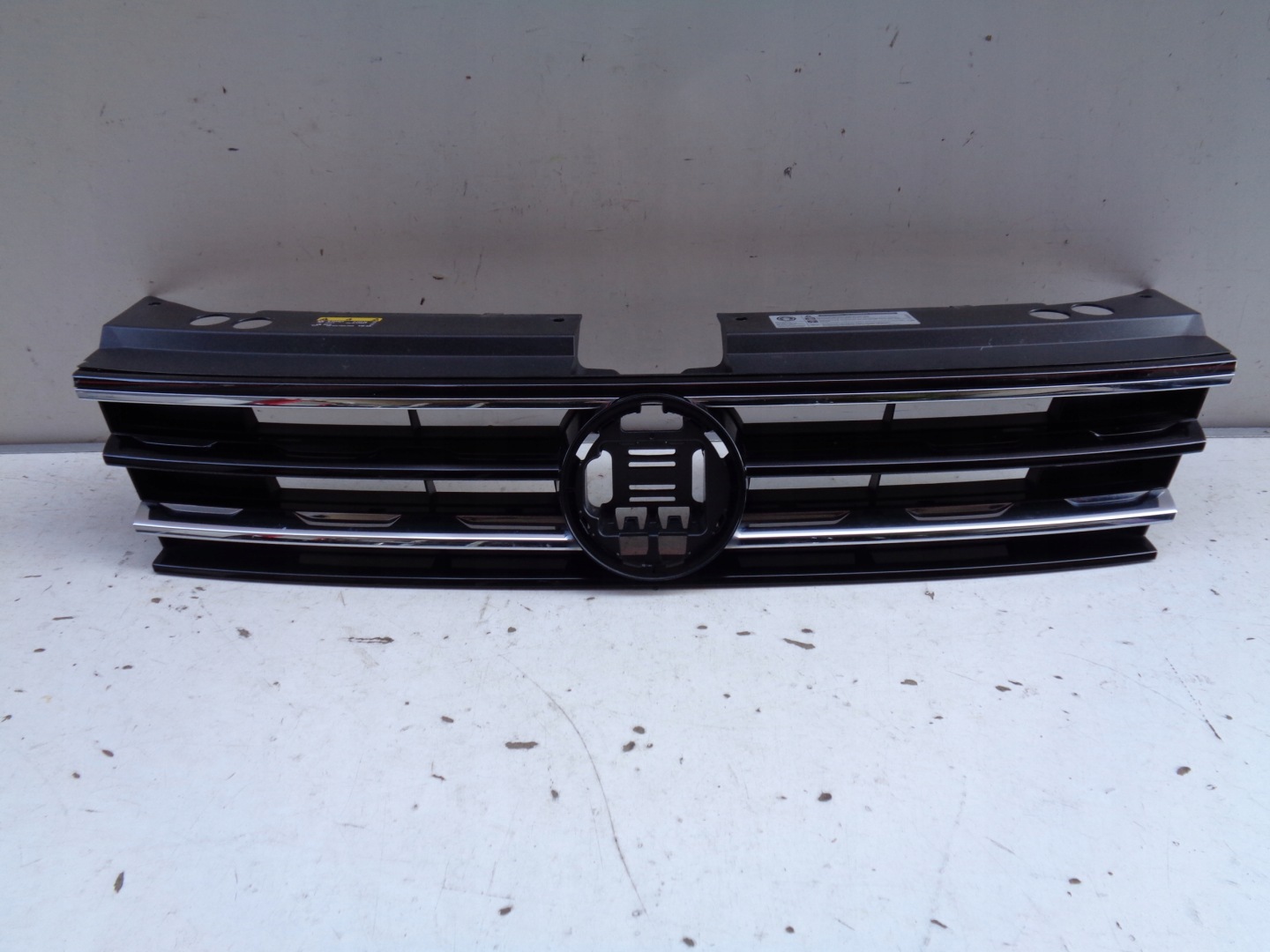 VW Tiguan Kühlergrill FRONTGRILL Kühlergitter 65NA853653 - Thumbnail 1