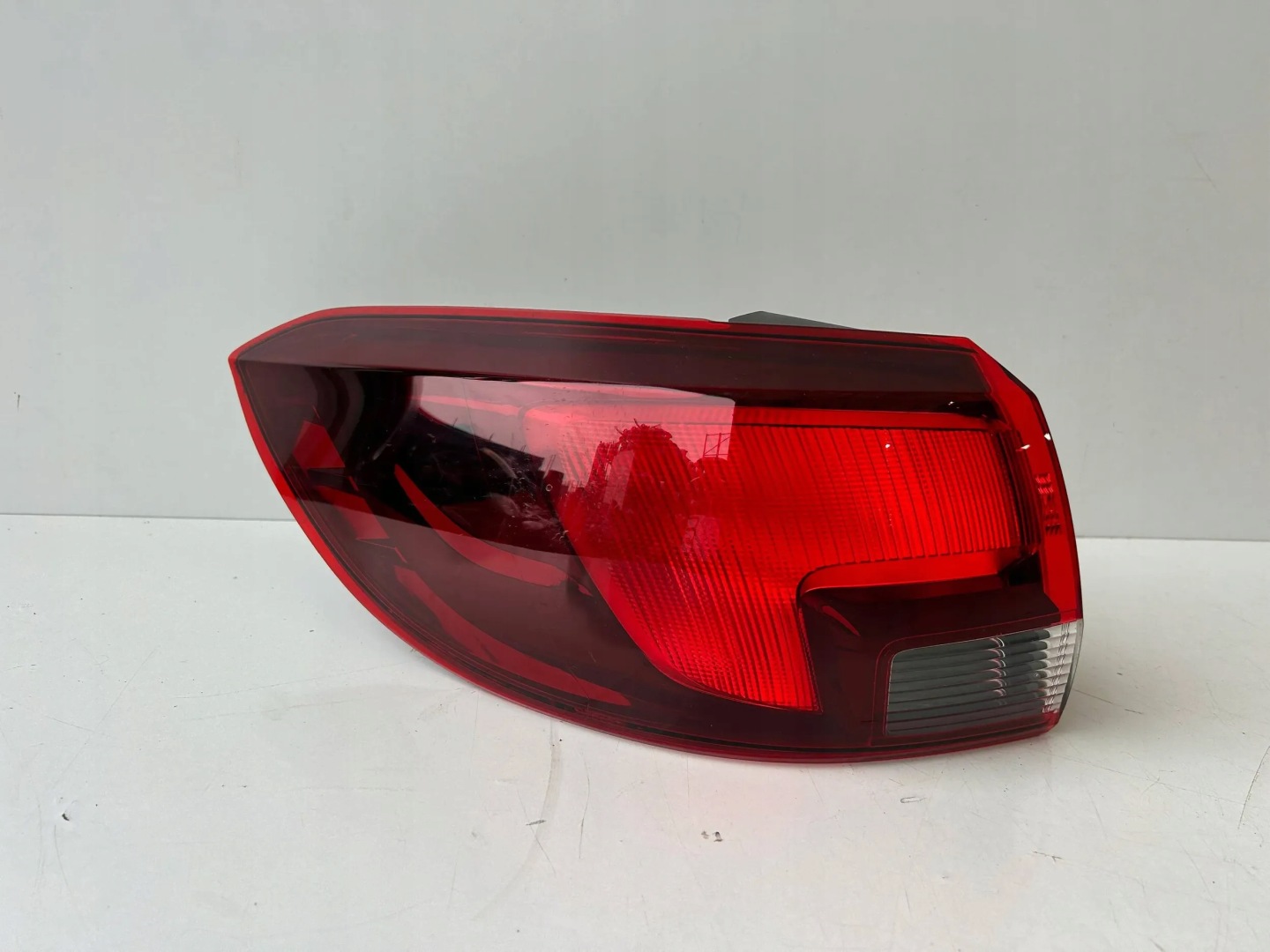 Opel Astra Rückleuchte 39077374 Rearlamp - Thumbnail 1