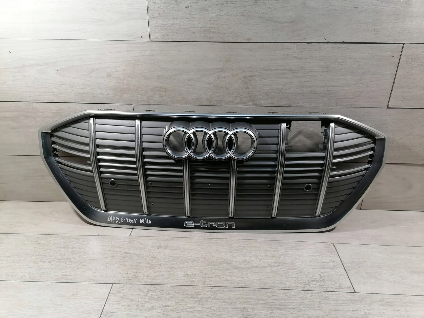 Audi e-tron Kühlergrill FRONTGRILL Kühlergitter 4KE853651 - Thumbnail 1