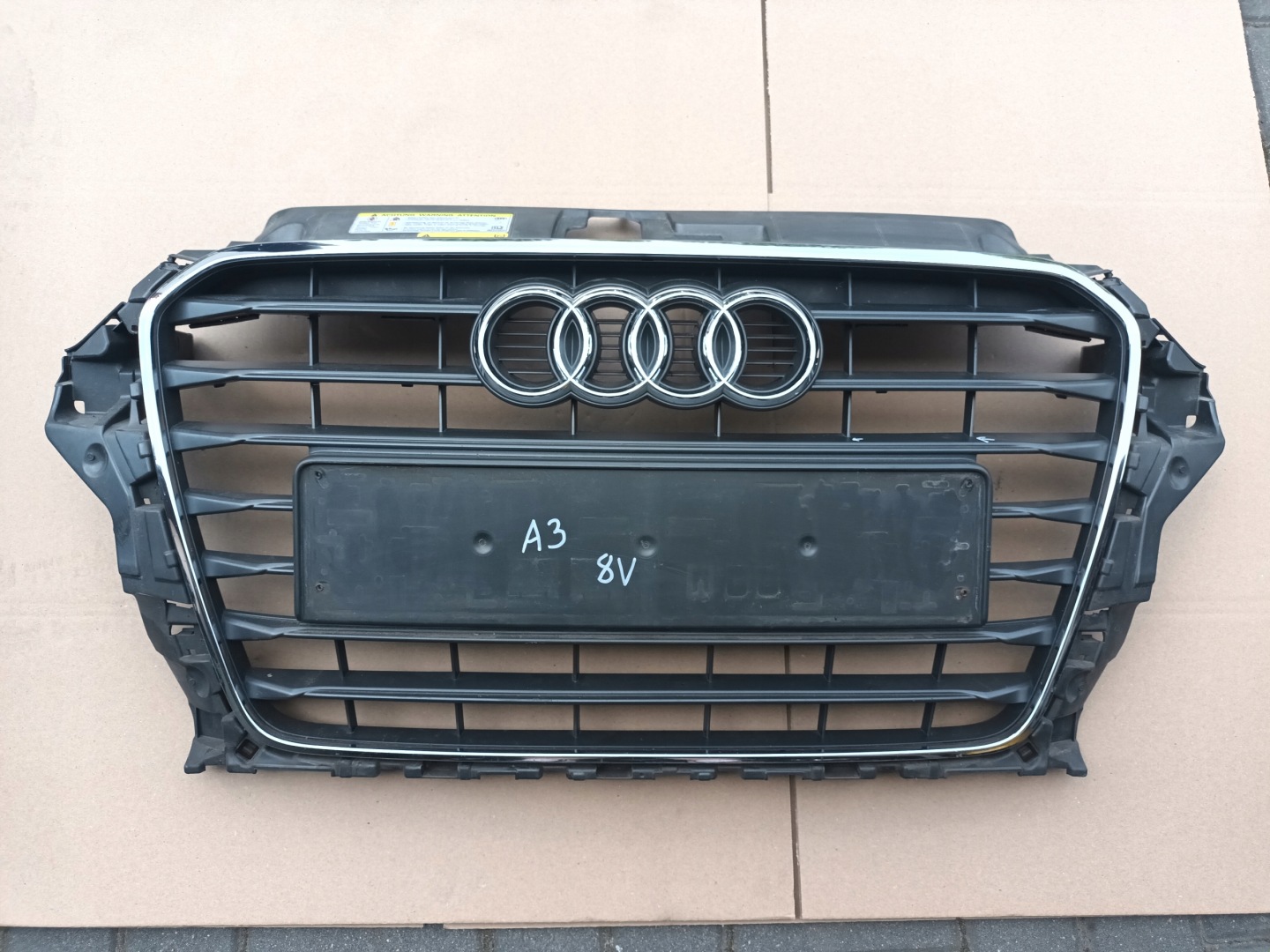 Audi A3 8V Kühlergrill FRONTGRILL Kühlergitter 8V3853651GR - Thumbnail 1