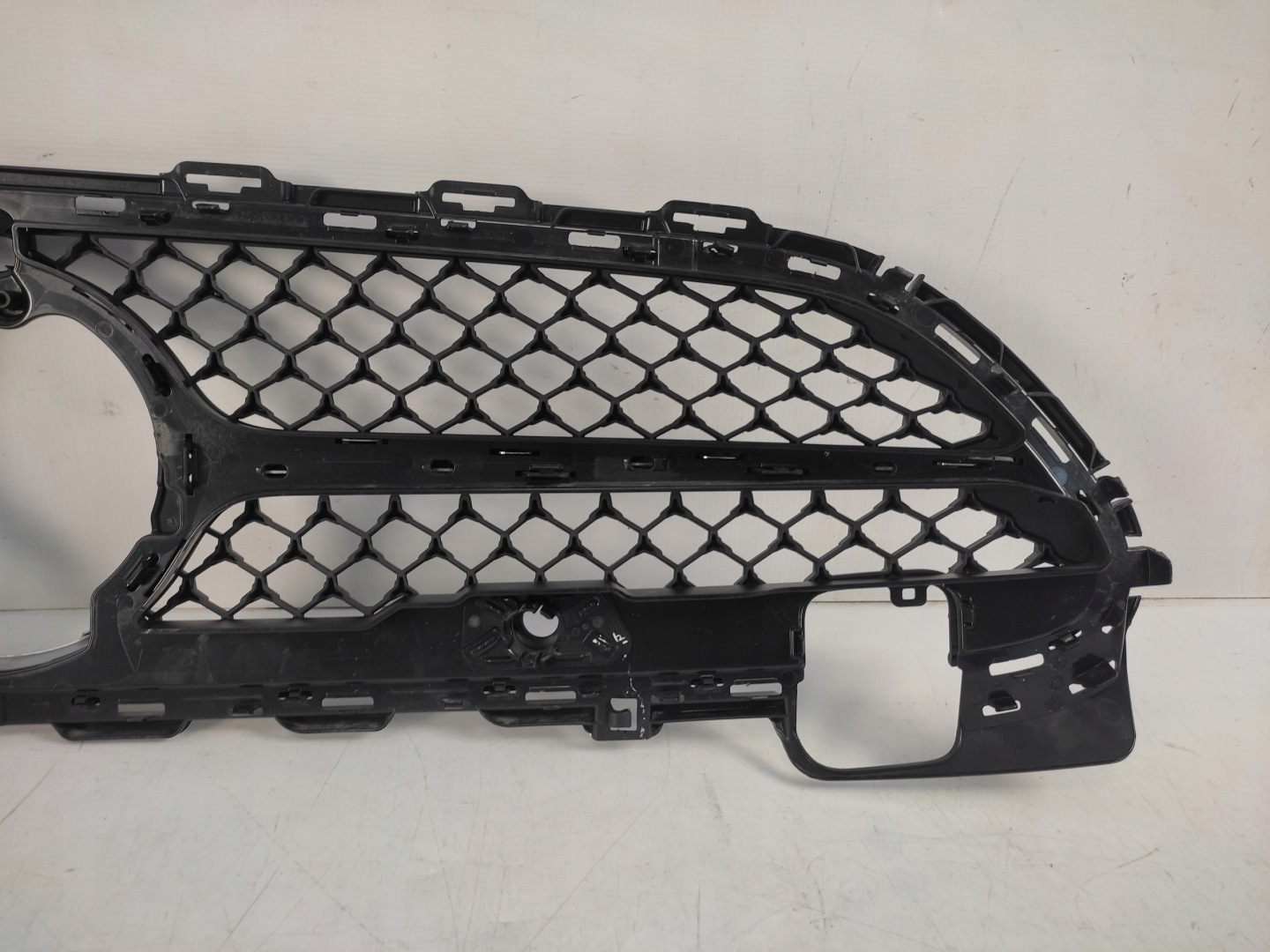 Mercedes-Benz C-Klasse W202 Kühlergrill FRONTGRILL Kühlergitter A2068882100 - Thumbnail 8