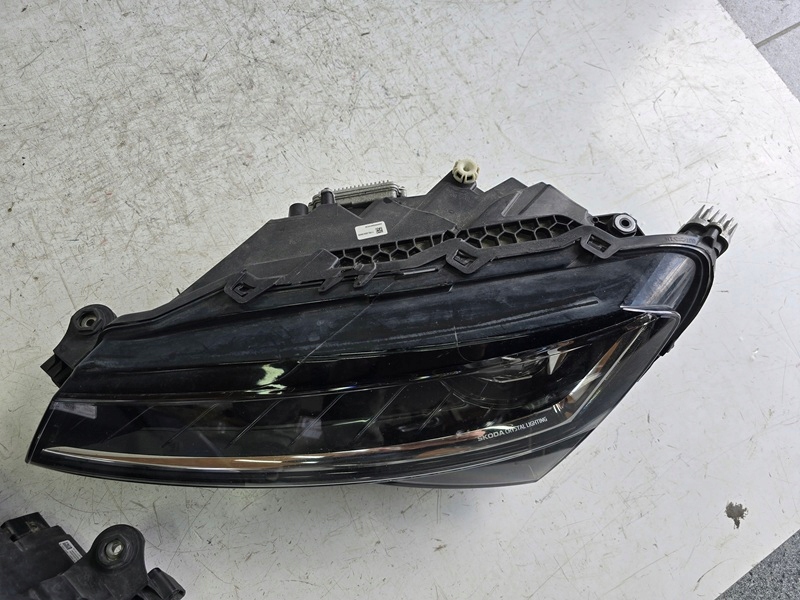 Frontscheinwerfer Skoda Superb 3U 3V1941016D LED Links Scheinwerfer Headlight - Thumbnail 5