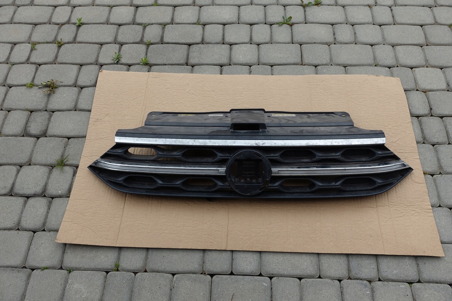 VW T-Roc A1 Kühlergrill FRONTGRILL Kühlergitter 2GA853653HL - Thumbnail 1
