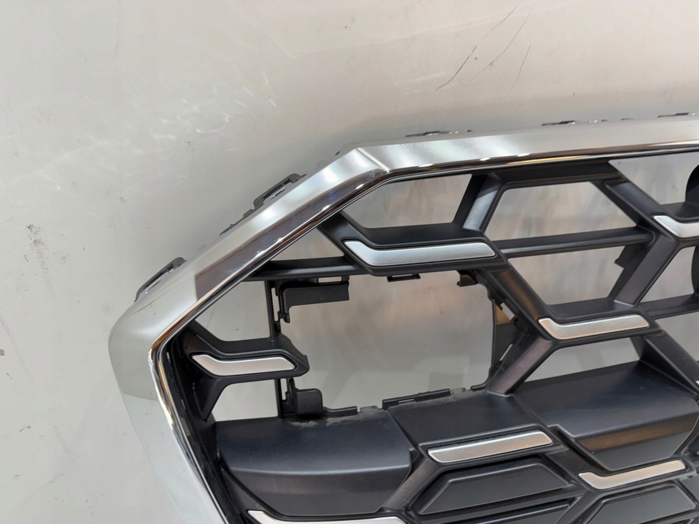 Audi A6 Kühlergrill FRONTGRILL Kühlergitter 4K0853651T - Thumbnail 2