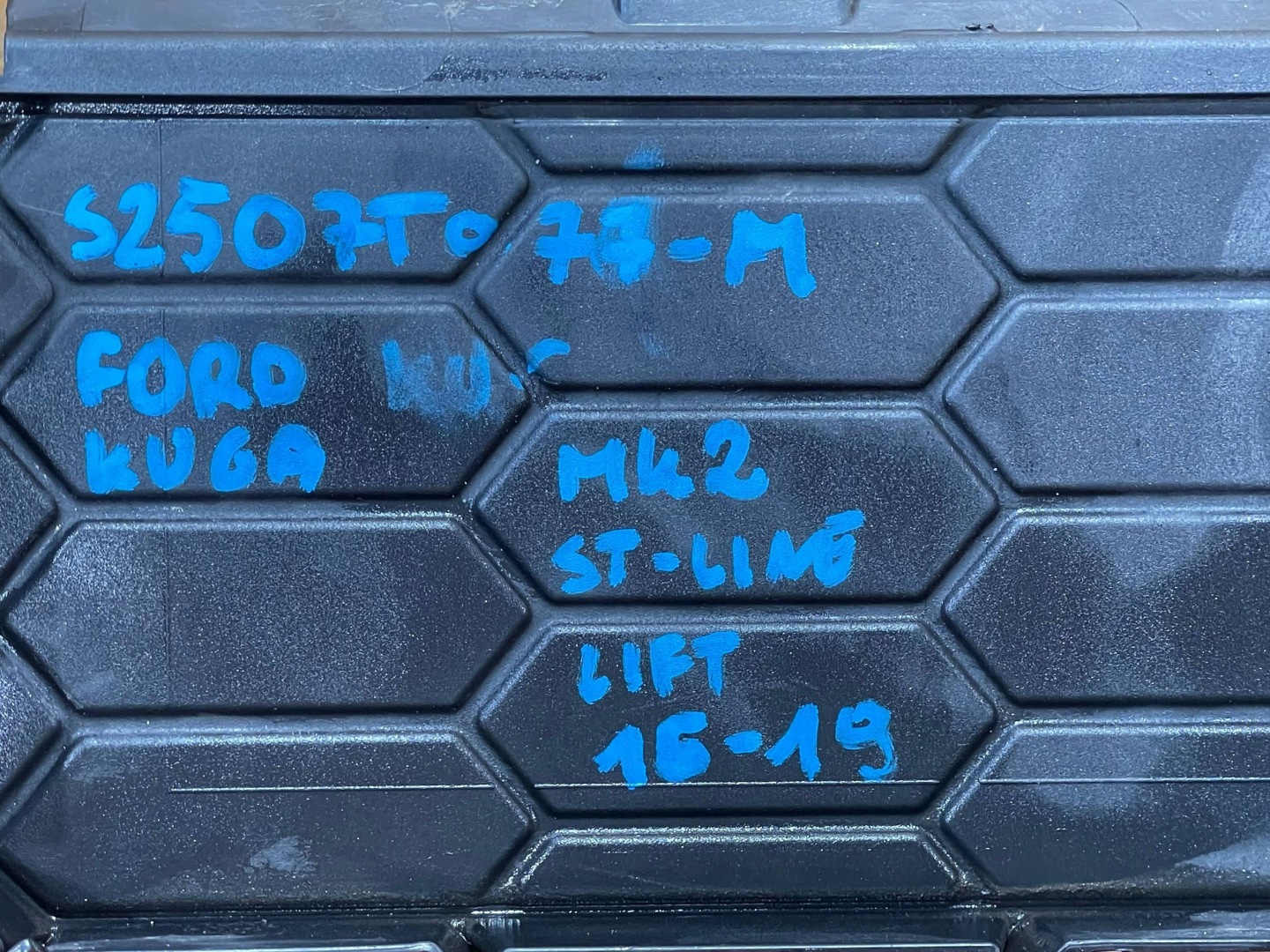 Ford Kuga II Mk2 Kühlergrill FRONTGRILL Kühlergitter GV4J17D635AS2 - Thumbnail 10