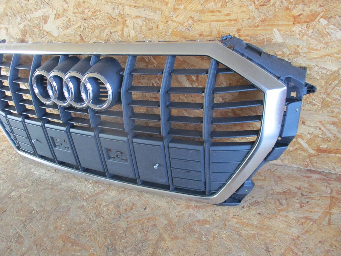 Audi Q3 Kühlergrill FRONTGRILL Kühlergitter 83A853651A - Thumbnail 3