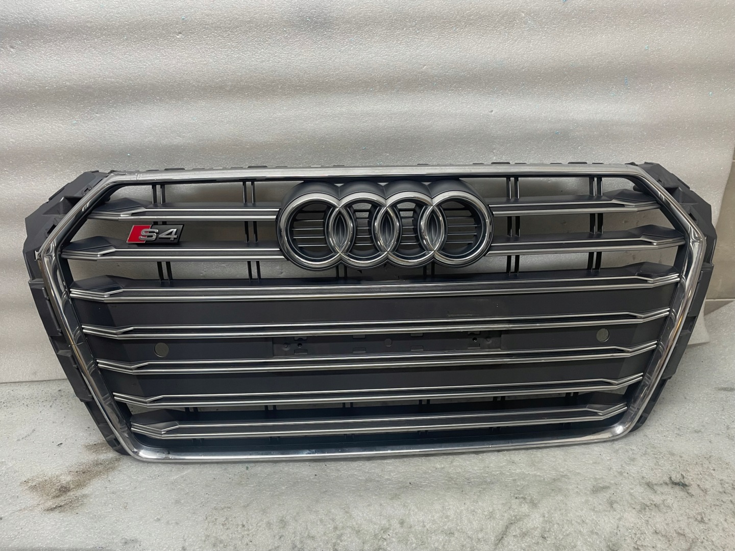 Audi 8W0 Kühlergrill FRONTGRILL Kühlergitter 8W0853651M - Thumbnail 1
