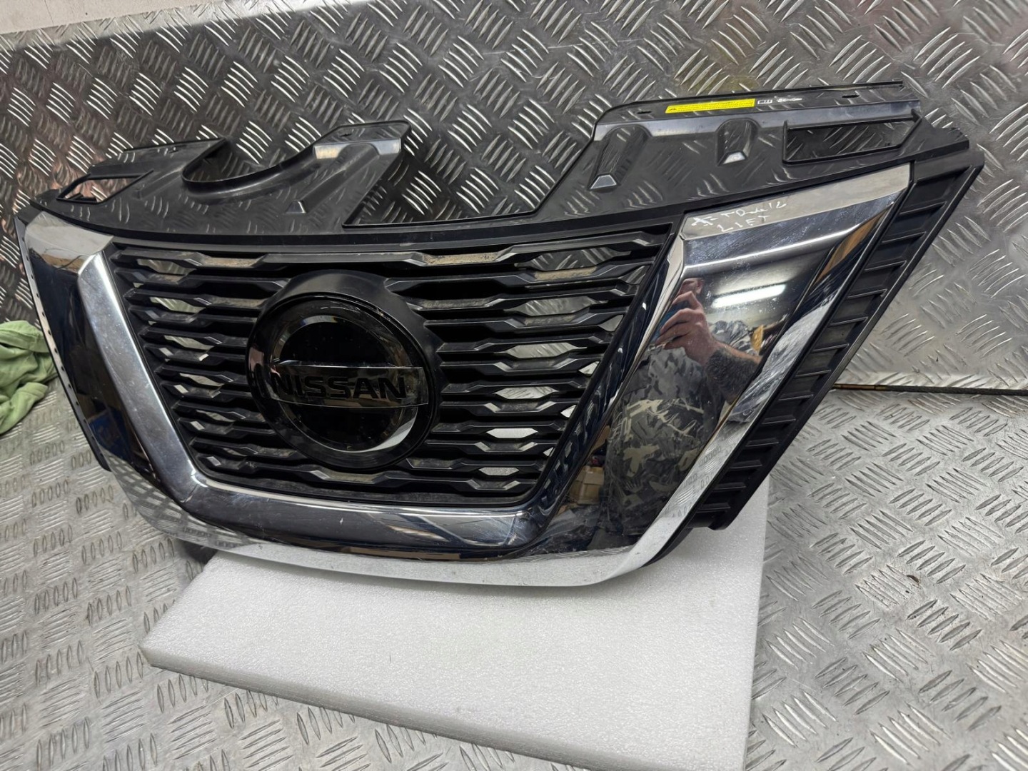 Nissan X-Trail T32 Kühlergrill FRONTGRILL Kühlergitter 62310FW0B6 - Thumbnail 3