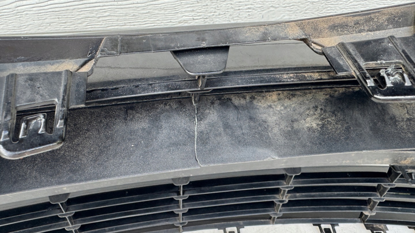Toyota Yaris III XP13 Kühlergrill FRONTGRILL Kühlergitter 531020D030O - Thumbnail 12