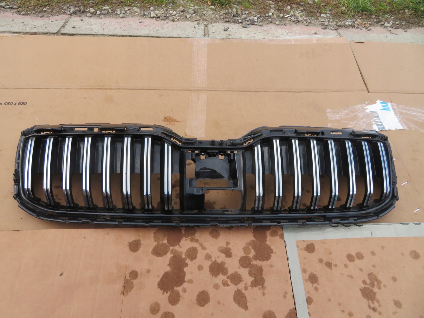 Skoda Superb 3U Kühlergrill FRONTGRILL Kühlergitter 3V0853653G - Thumbnail 1
