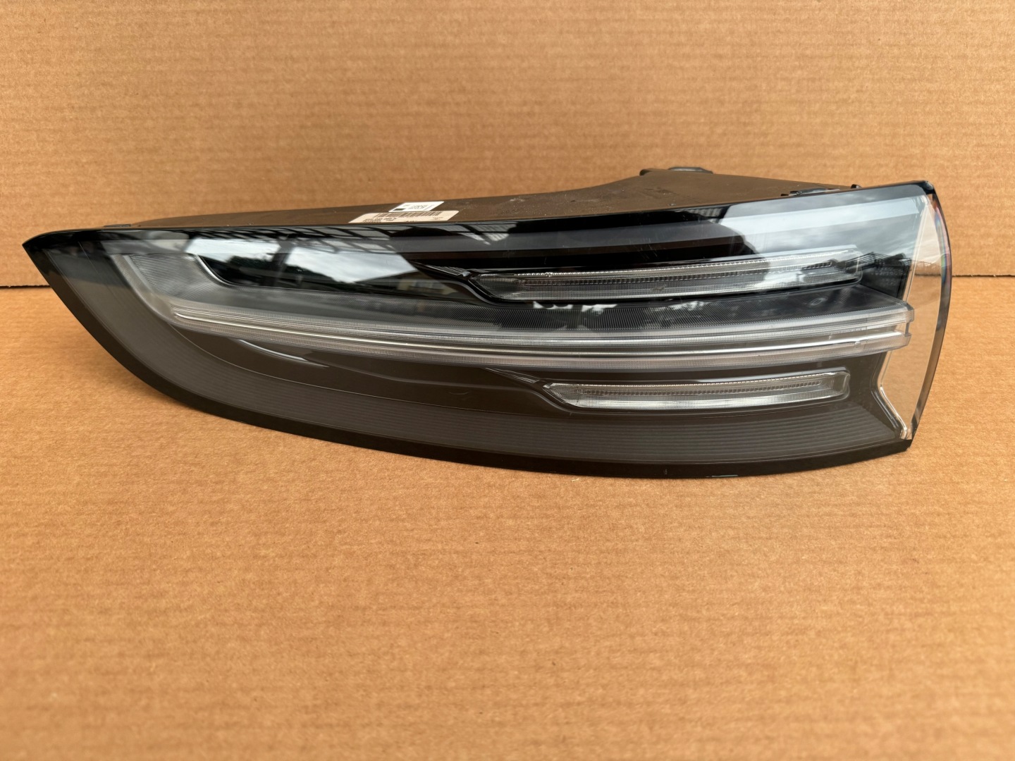 Porsche Cayenne 9YA Rückleuchte 9Y0945095N Rearlamp - Thumbnail 1
