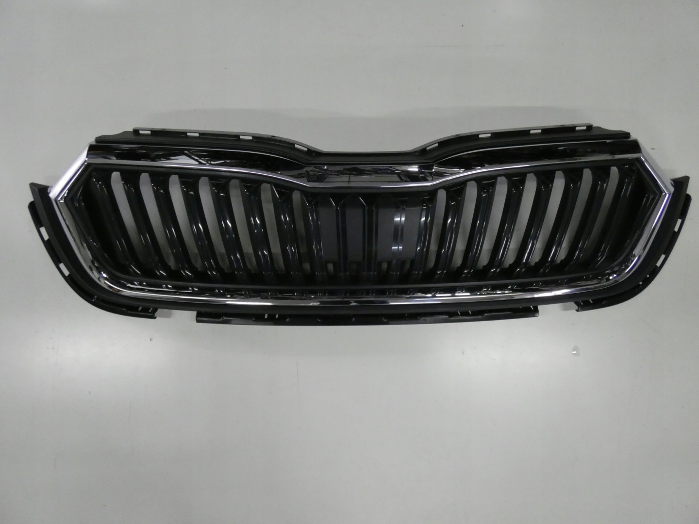 Skoda Octavia 1U Kühlergrill FRONTGRILL Kühlergitter - Thumbnail 1