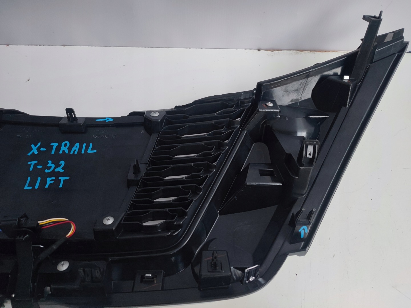 Nissan X-Trail T32 Kühlergrill FRONTGRILL Kühlergitter 6FL0ARAVM - Thumbnail 9
