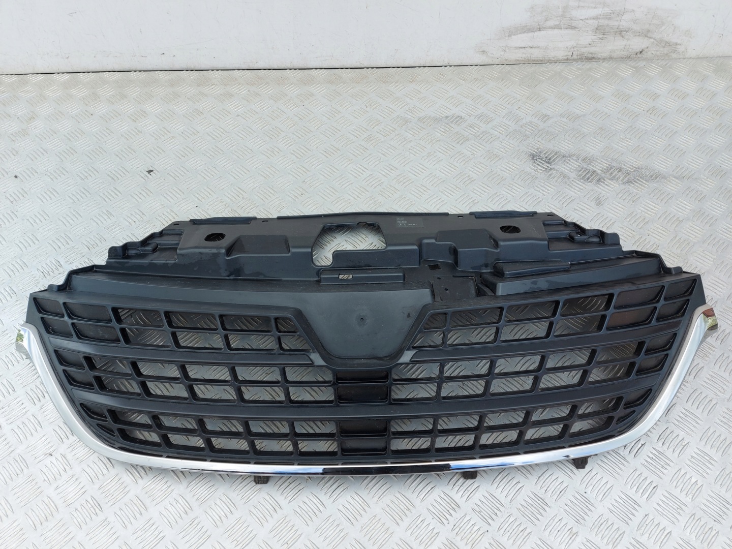Renault Trafic L Kühlergrill FRONTGRILL Kühlergitter 623105226R - Thumbnail 1