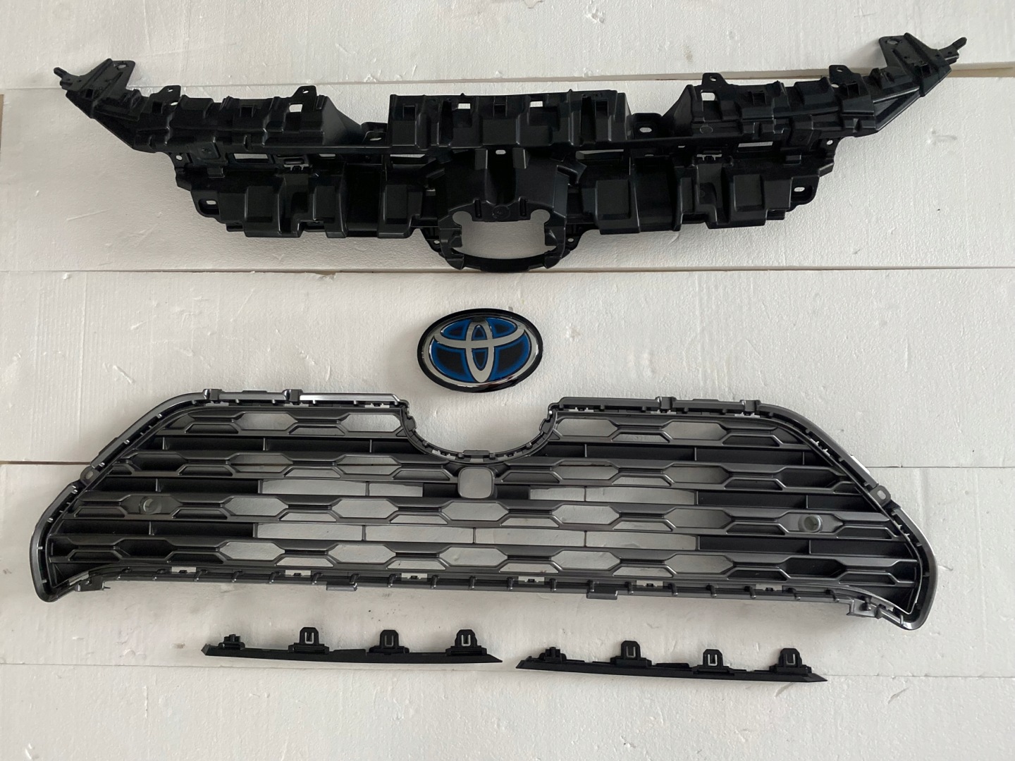 Toyota RAV4 XA5 Kühlergrill FRONTGRILL Kühlergitter 5311242190 - Thumbnail 1
