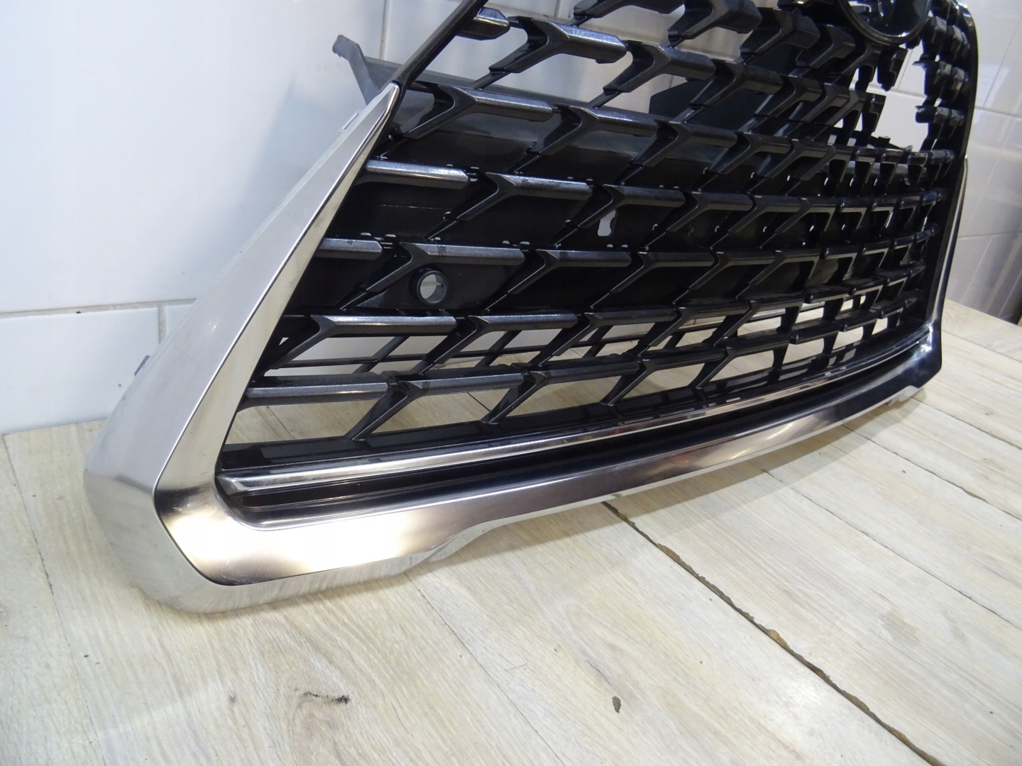 Lexus UX ZA1 Kühlergrill FRONTGRILL Kühlergitter 5311176120LLU - Thumbnail 4