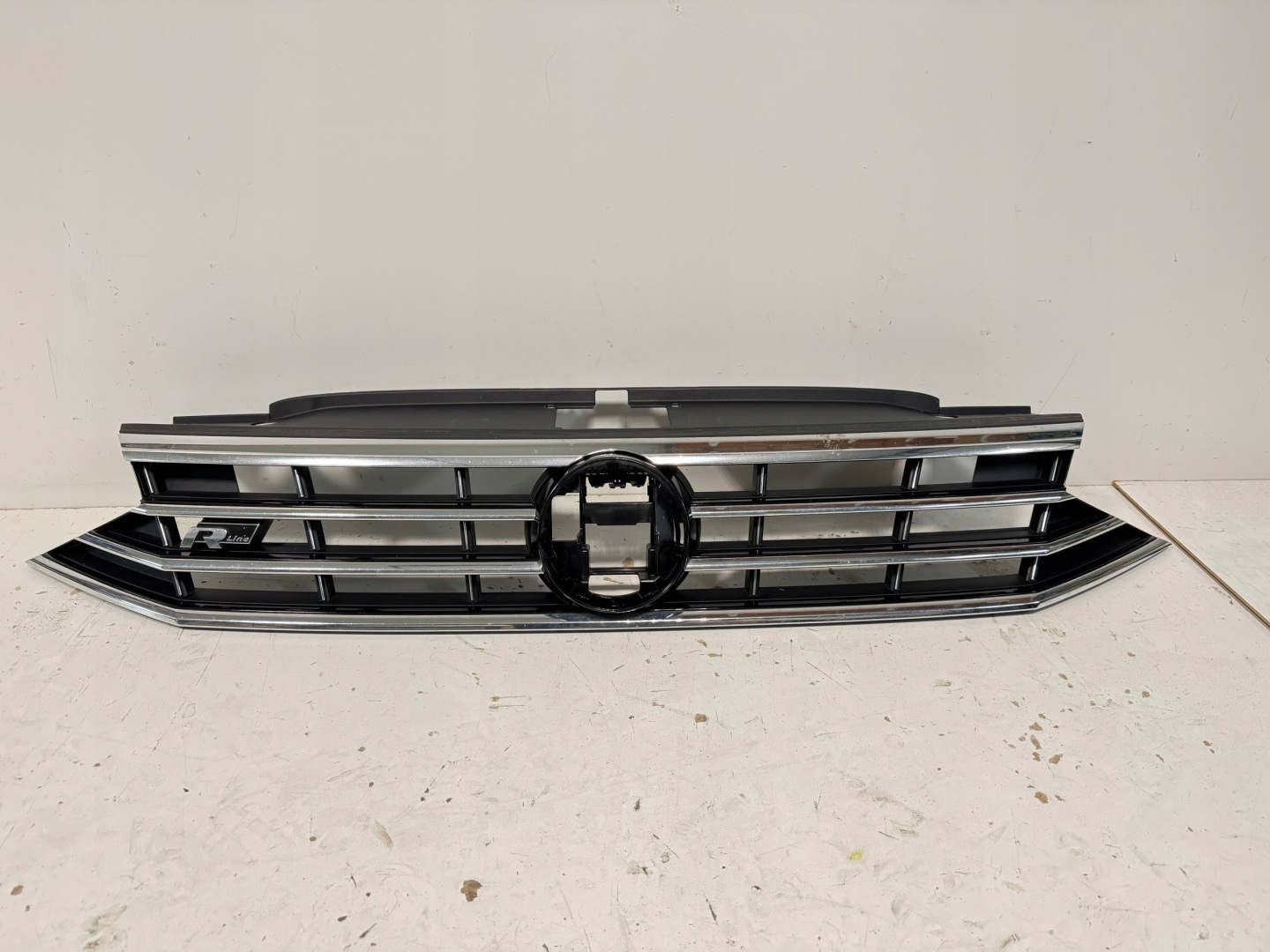 VW Passat B8 Kühlergrill FRONTGRILL Kühlergitter 3G0853651DG - Thumbnail 1