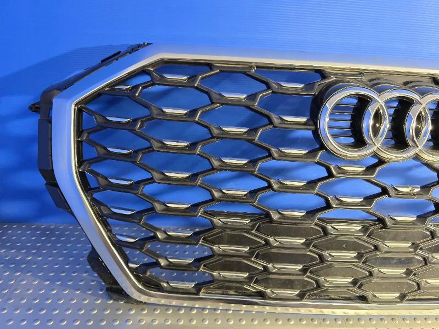 Audi Q3 Kühlergrill FRONTGRILL Kühlergitter 83F853651B - Thumbnail 7