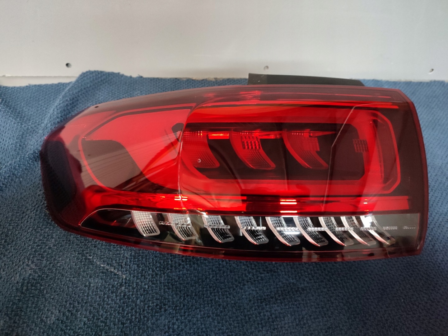 Mercedes-Benz GLB W247 Rückleuchte A2479066704 Rearlamp - Thumbnail 1