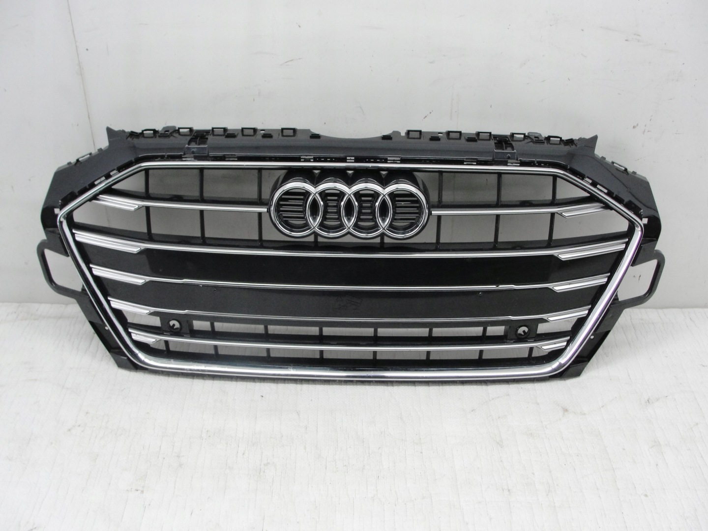 Audi A4 B9 Kühlergrill FRONTGRILL Kühlergitter 8W0853651DF - Thumbnail 1