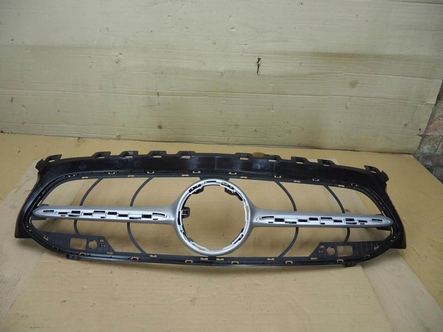Mercedes-Benz B-Klasse W247 Kühlergrill FRONTGRILL Kühlergitter A2478882900 - Thumbnail 1