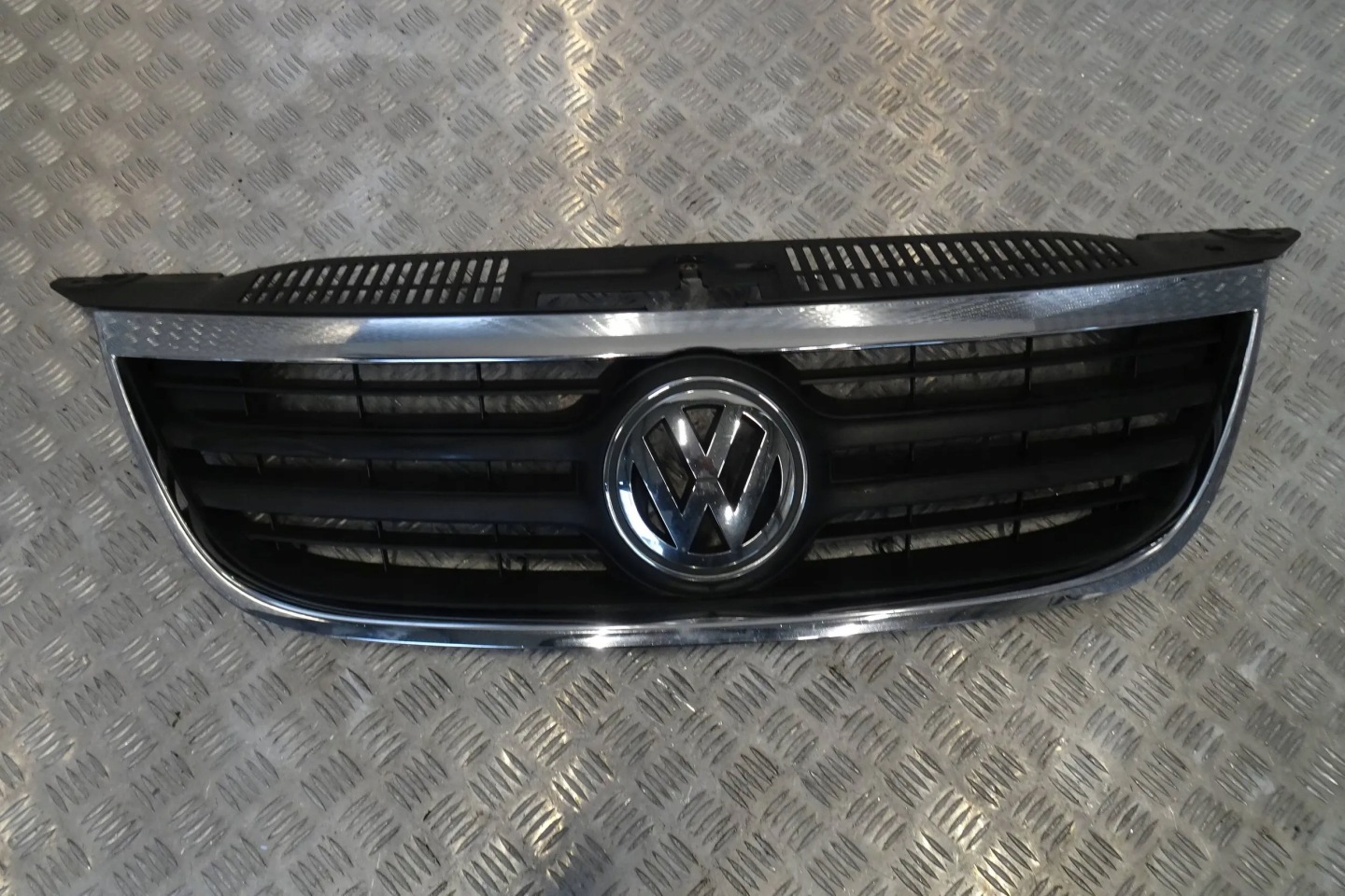 VW Tiguan Kühlergrill FRONTGRILL Kühlergitter 5N0853651 - Thumbnail 1