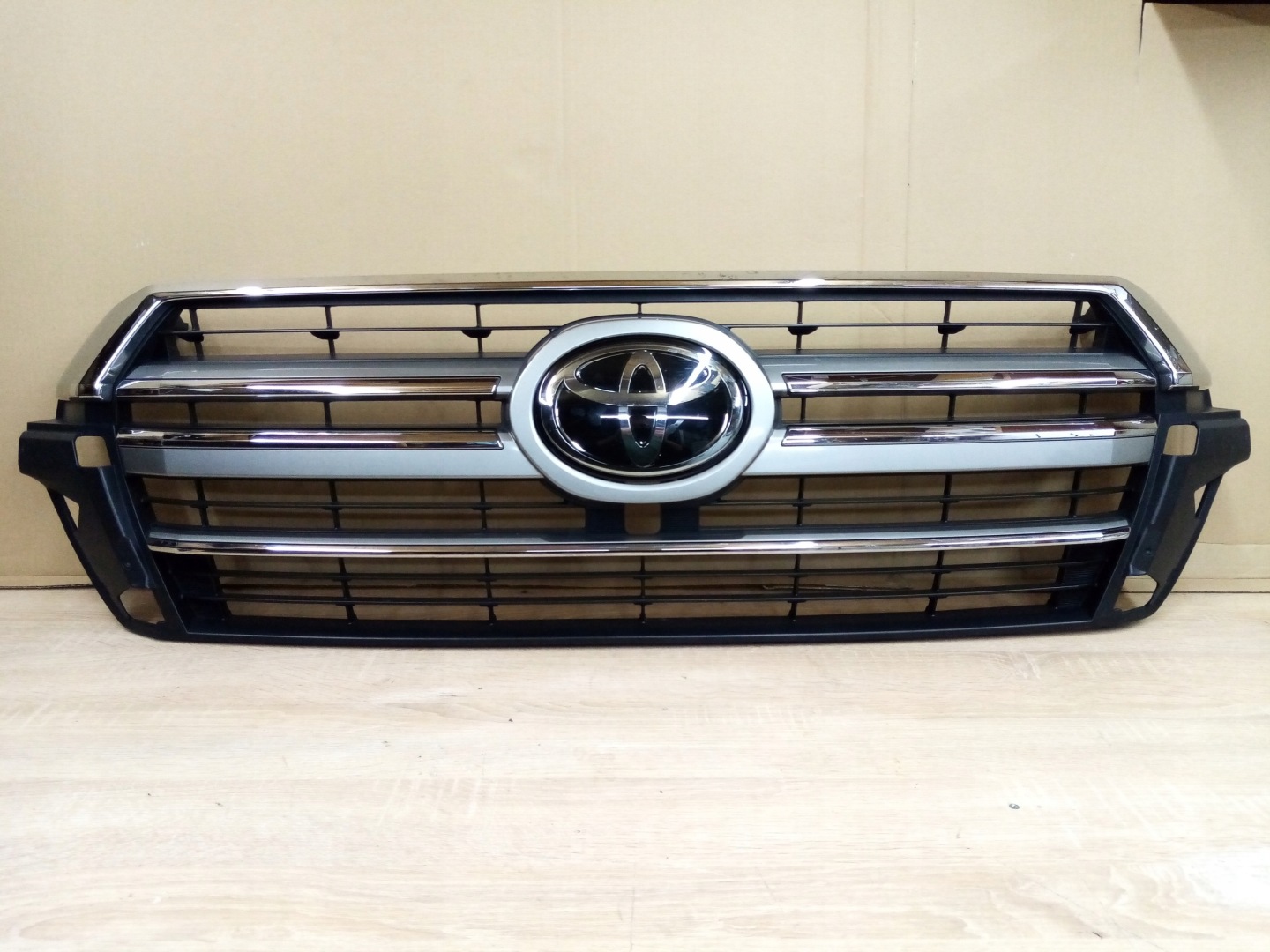 Toyota Land Cruiser J8/J10/J20 J8 Kühlergrill FRONTGRILL Kühlergitter - Thumbnail 1