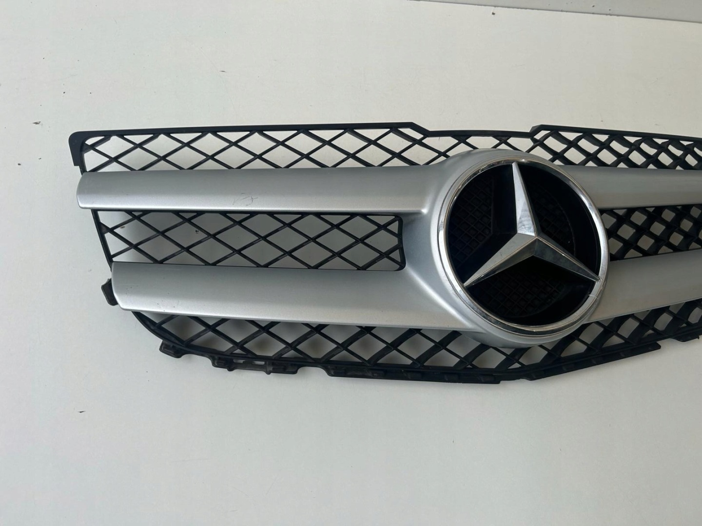 Mercedes-Benz C-Klasse W204 Kühlergrill FRONTGRILL Kühlergitter A2048803083 - Thumbnail 3