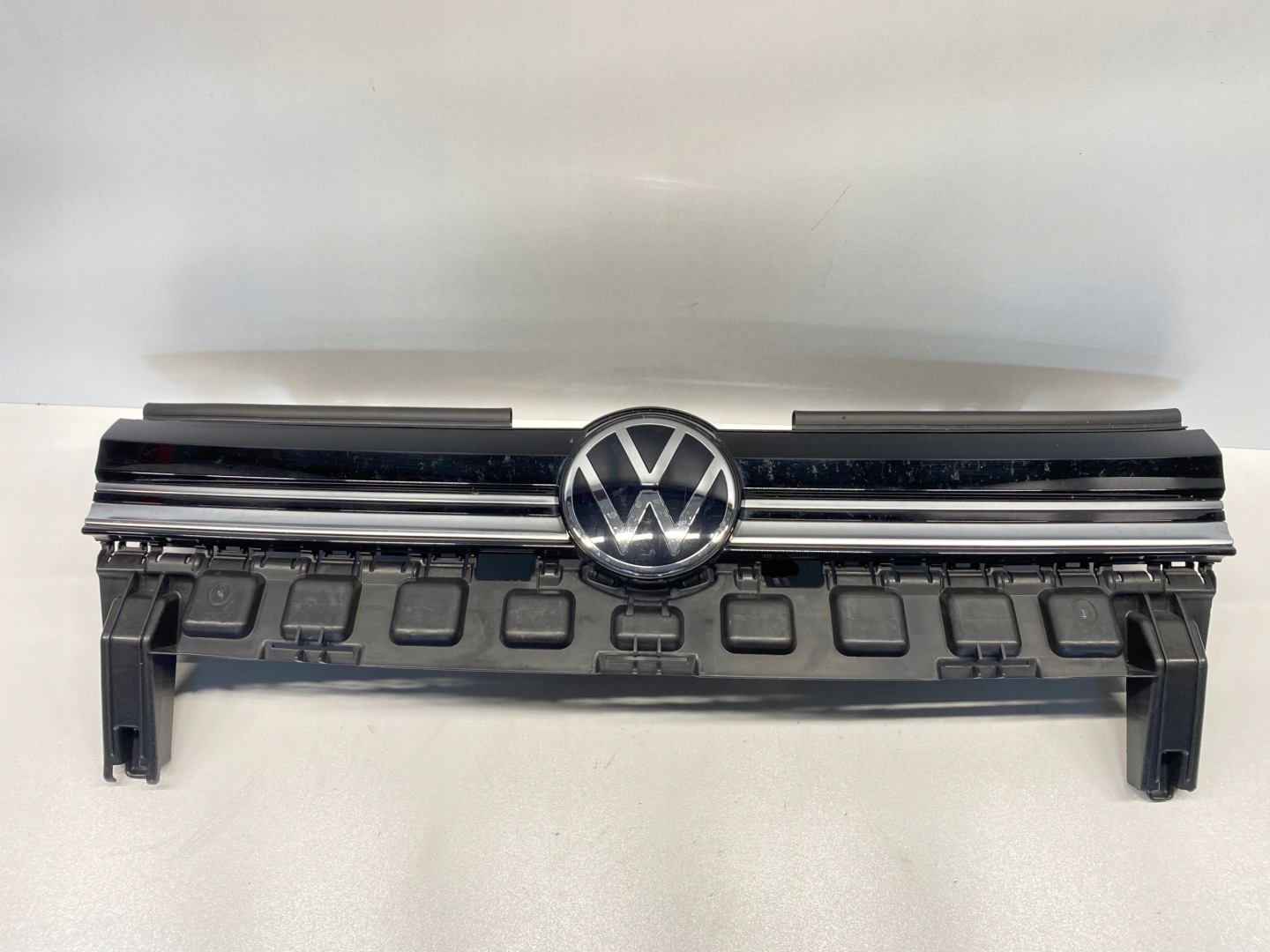 VW Caddy Kühlergrill FRONTGRILL Kühlergitter 2K7807231D - Thumbnail 1