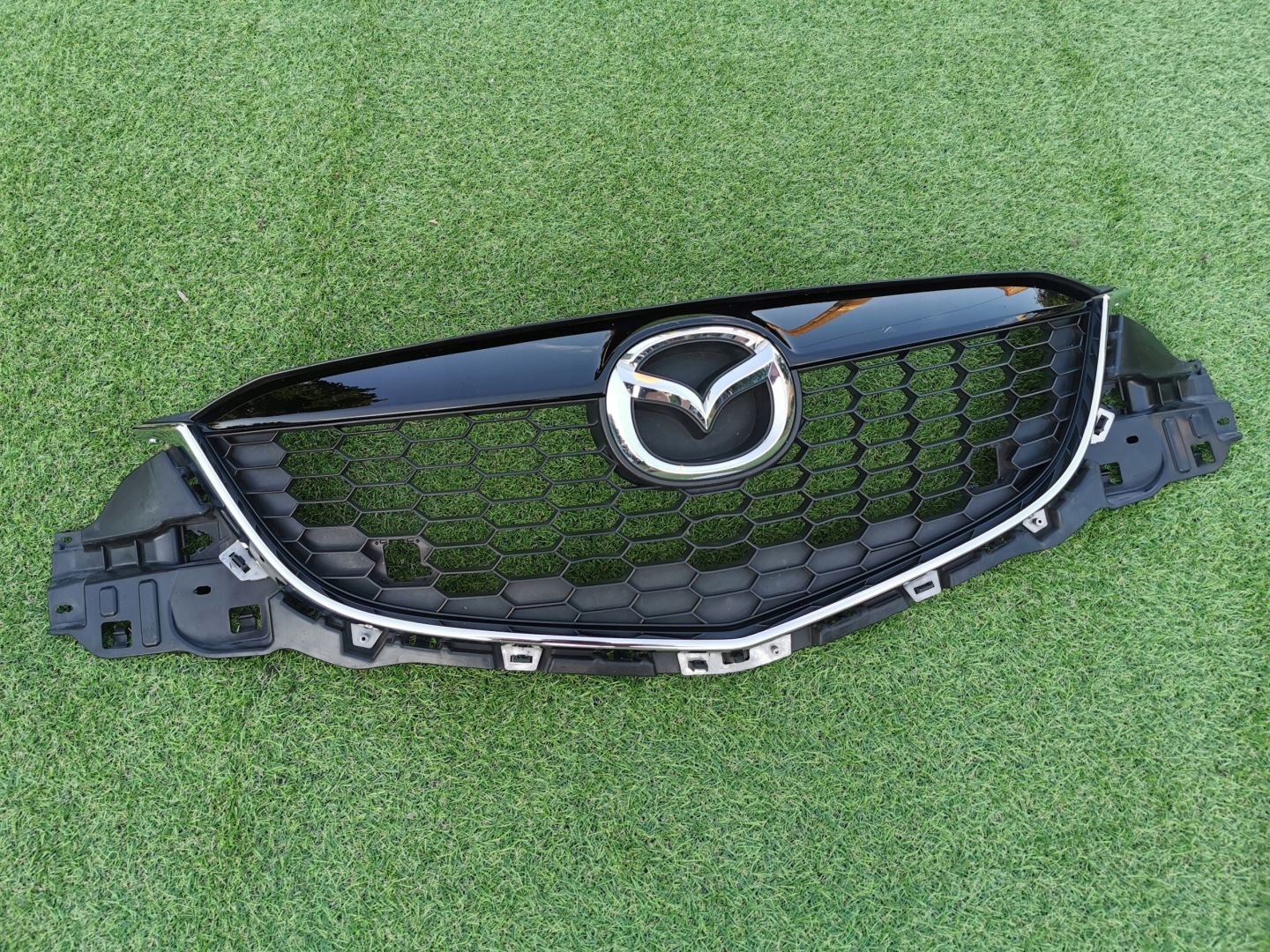 Mazda CX-5 KF Kühlergrill FRONTGRILL Kühlergitter KD4550712 - Thumbnail 1