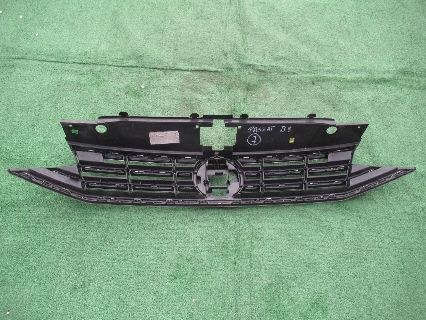 VW Passat B8 Kühlergrill FRONTGRILL Kühlergitter 3G0853653N - Thumbnail 4