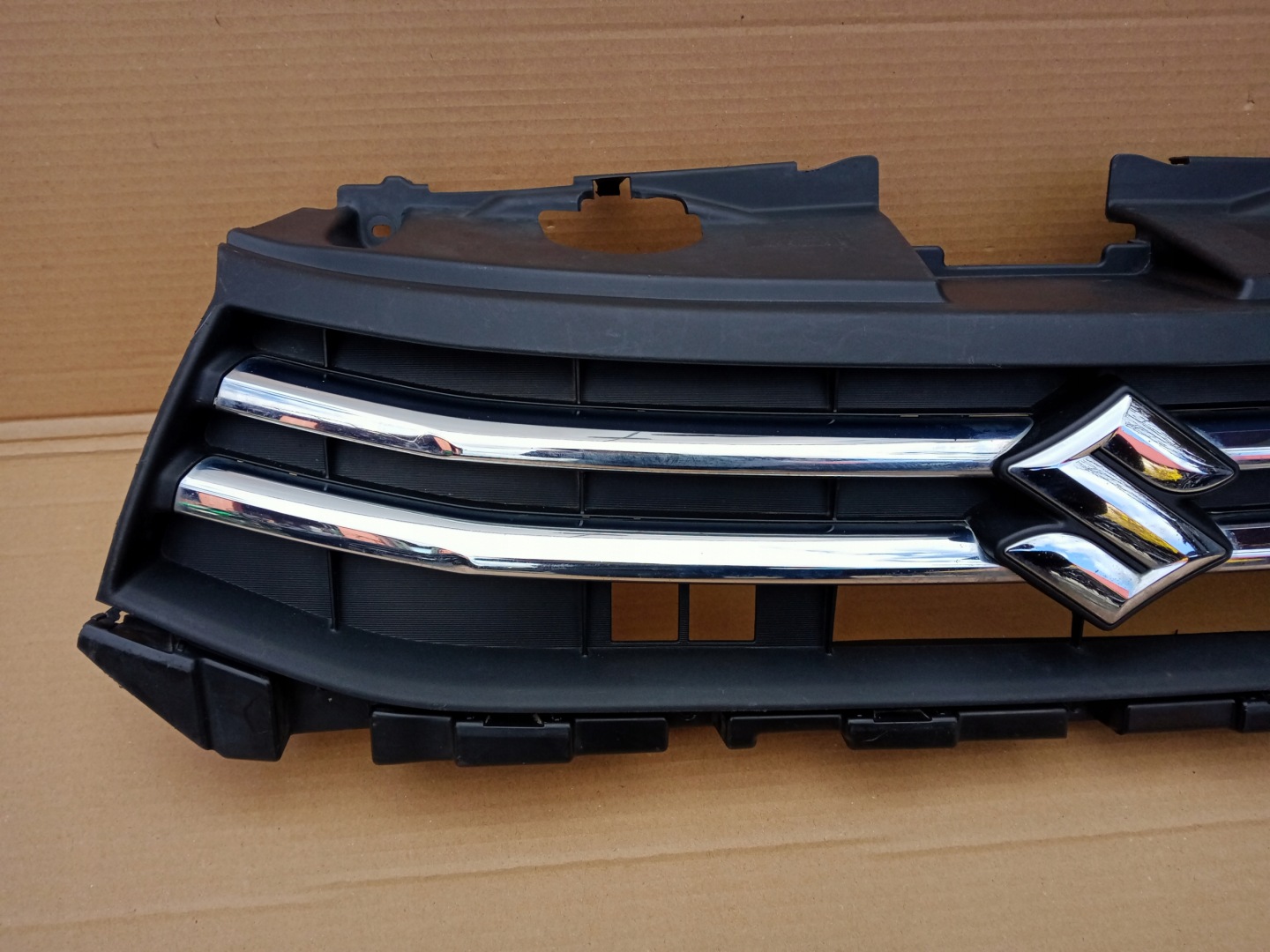Suzuki Celerio LF Kühlergrill FRONTGRILL Kühlergitter - Thumbnail 2