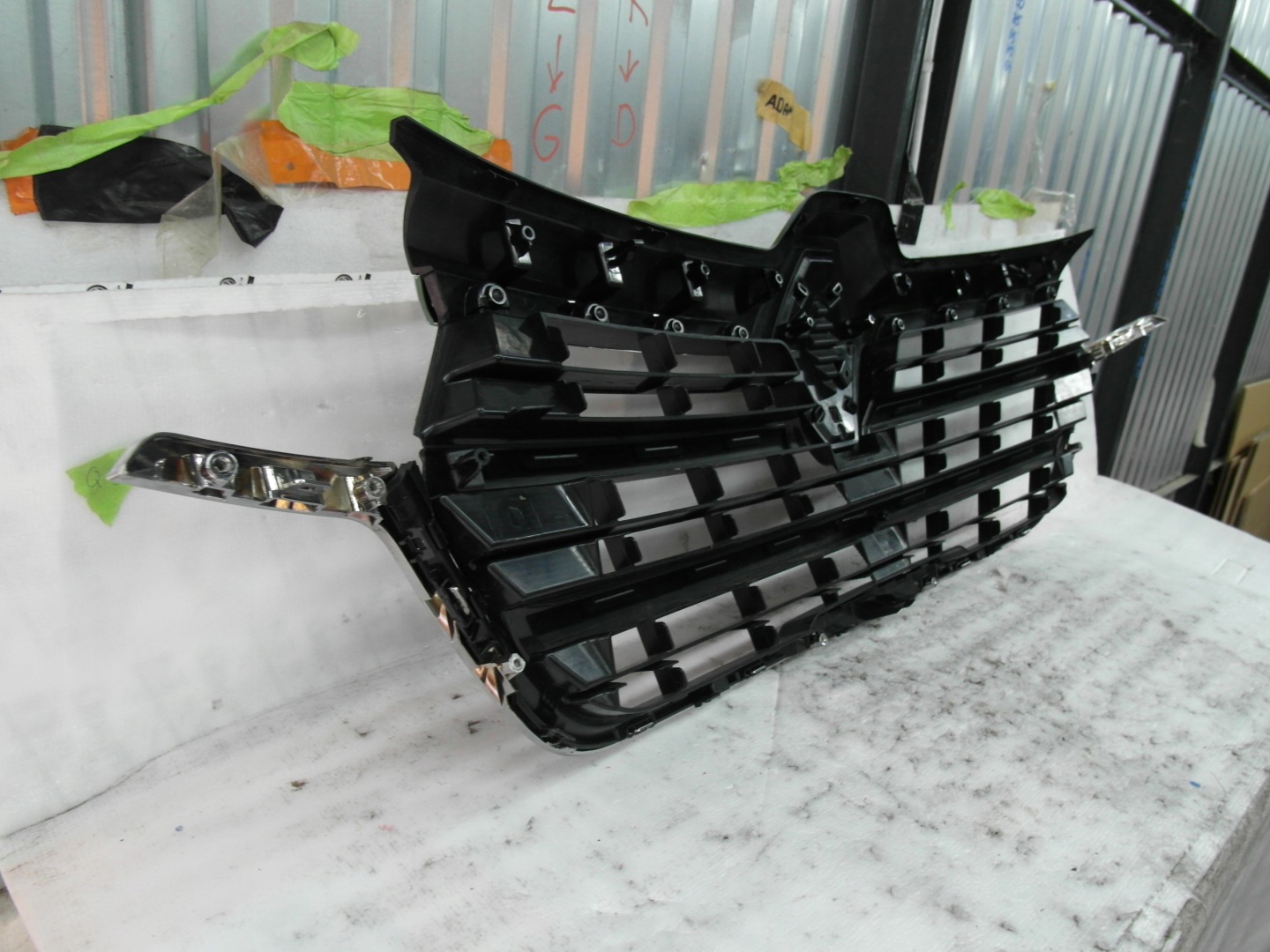 Renault Trafic L Kühlergrill FRONTGRILL Kühlergitter 623103743R - Thumbnail 8