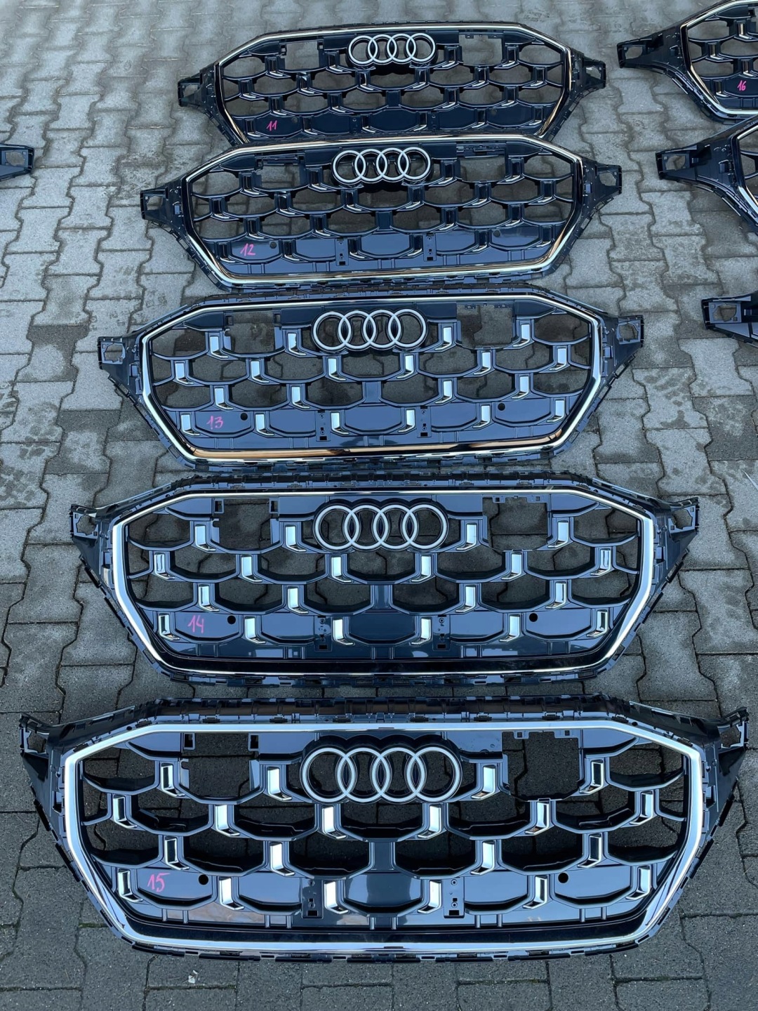 Audi Q8 Kühlergrill FRONTGRILL Kühlergitter 4M8853651BS - Thumbnail 4