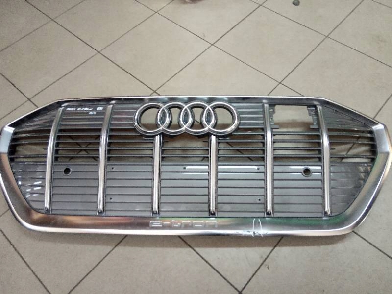 Audi e-tron Kühlergrill FRONTGRILL Kühlergitter 4KE853651 - Thumbnail 1
