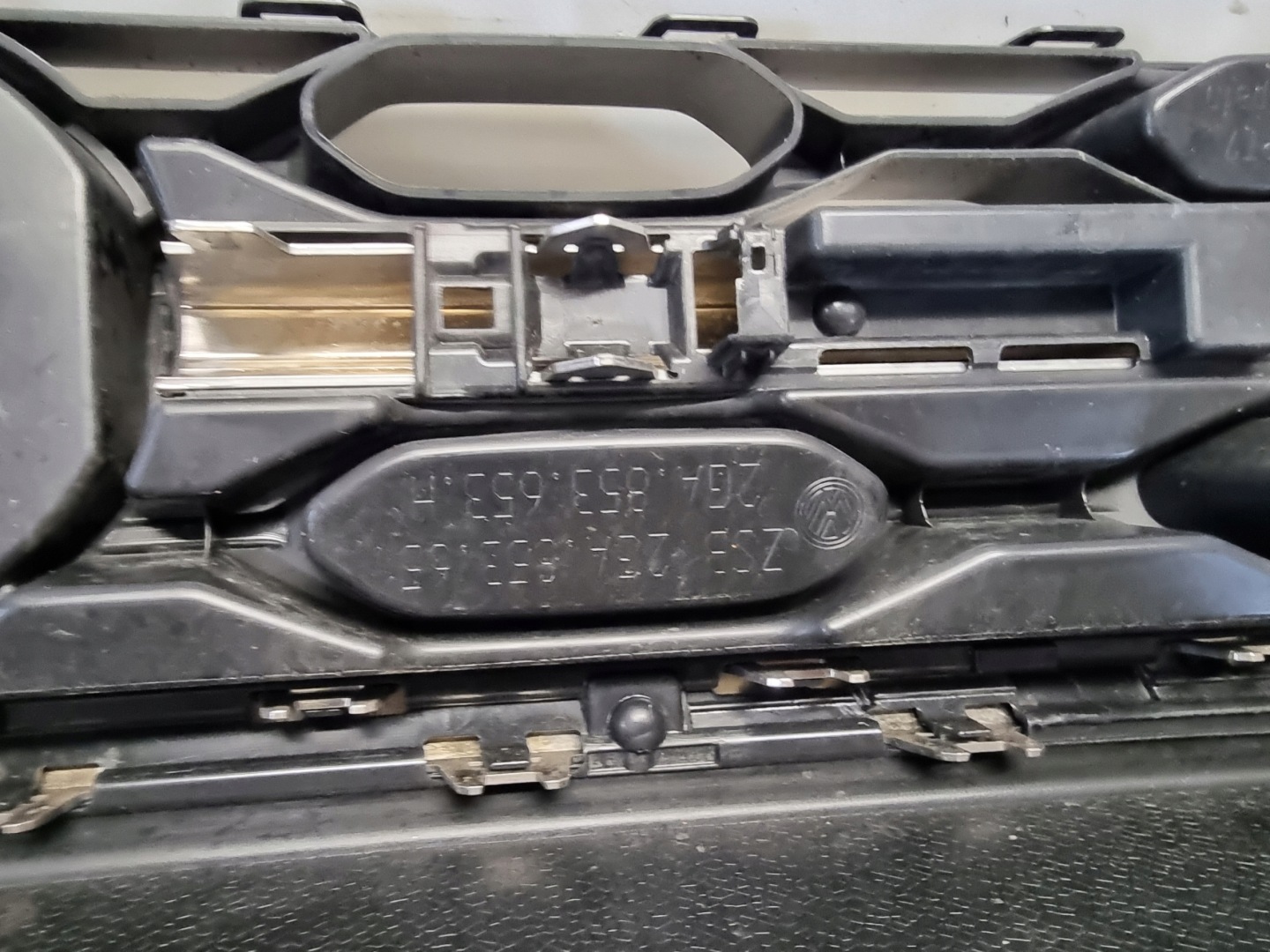 VW 2GA Kühlergrill FRONTGRILL Kühlergitter 2GA853653 - Thumbnail 6