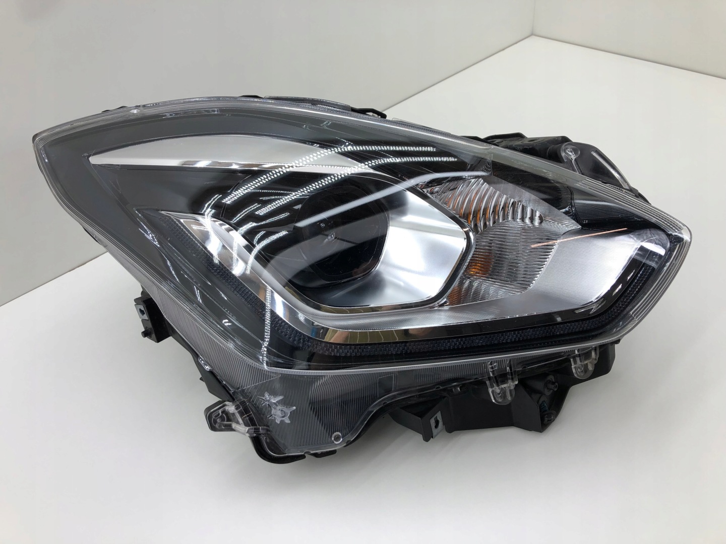 Frontscheinwerfer Suzuki Swift I AA LED Rechts Scheinwerfer Headlight - Thumbnail 1