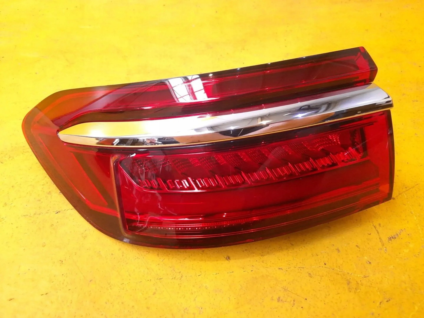 Audi A8 Rückleuchte 4N0945069A Rearlamp - Thumbnail 1
