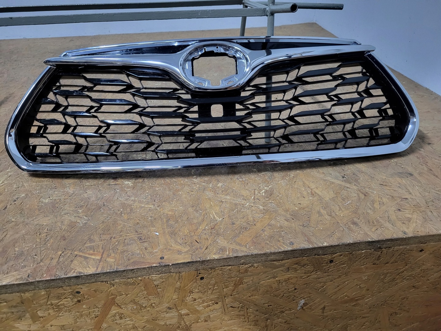 Toyota Highlander XU70 Kühlergrill FRONTGRILL Kühlergitter 52121296841 - Thumbnail 1
