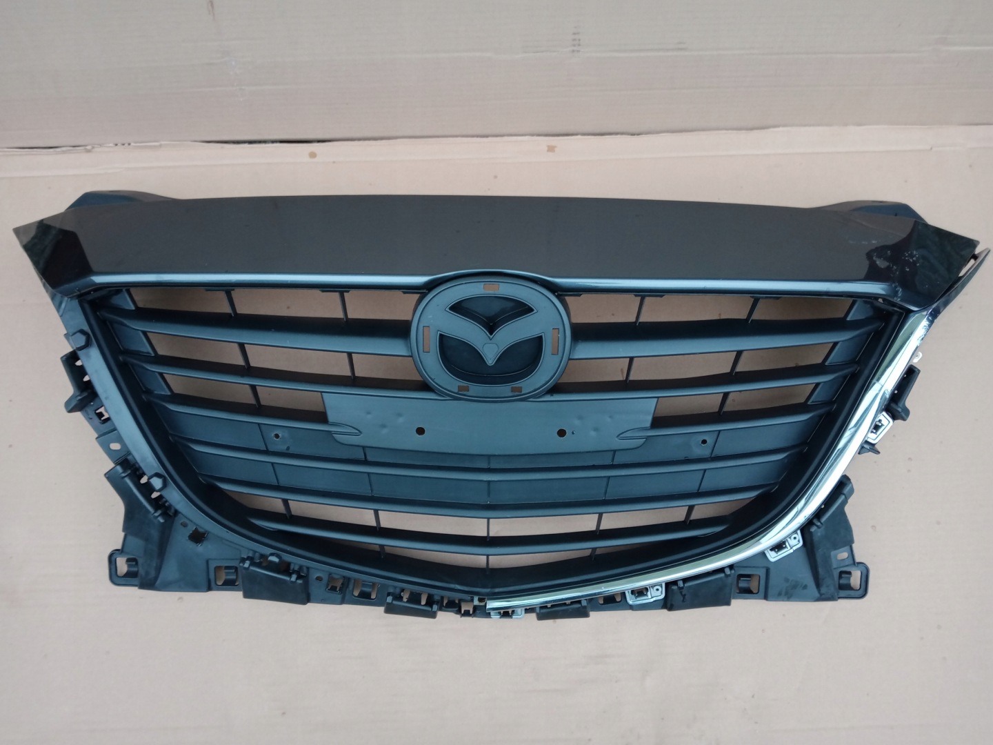 Mazda 3 BP Kühlergrill FRONTGRILL Kühlergitter BJS750712 - Thumbnail 10