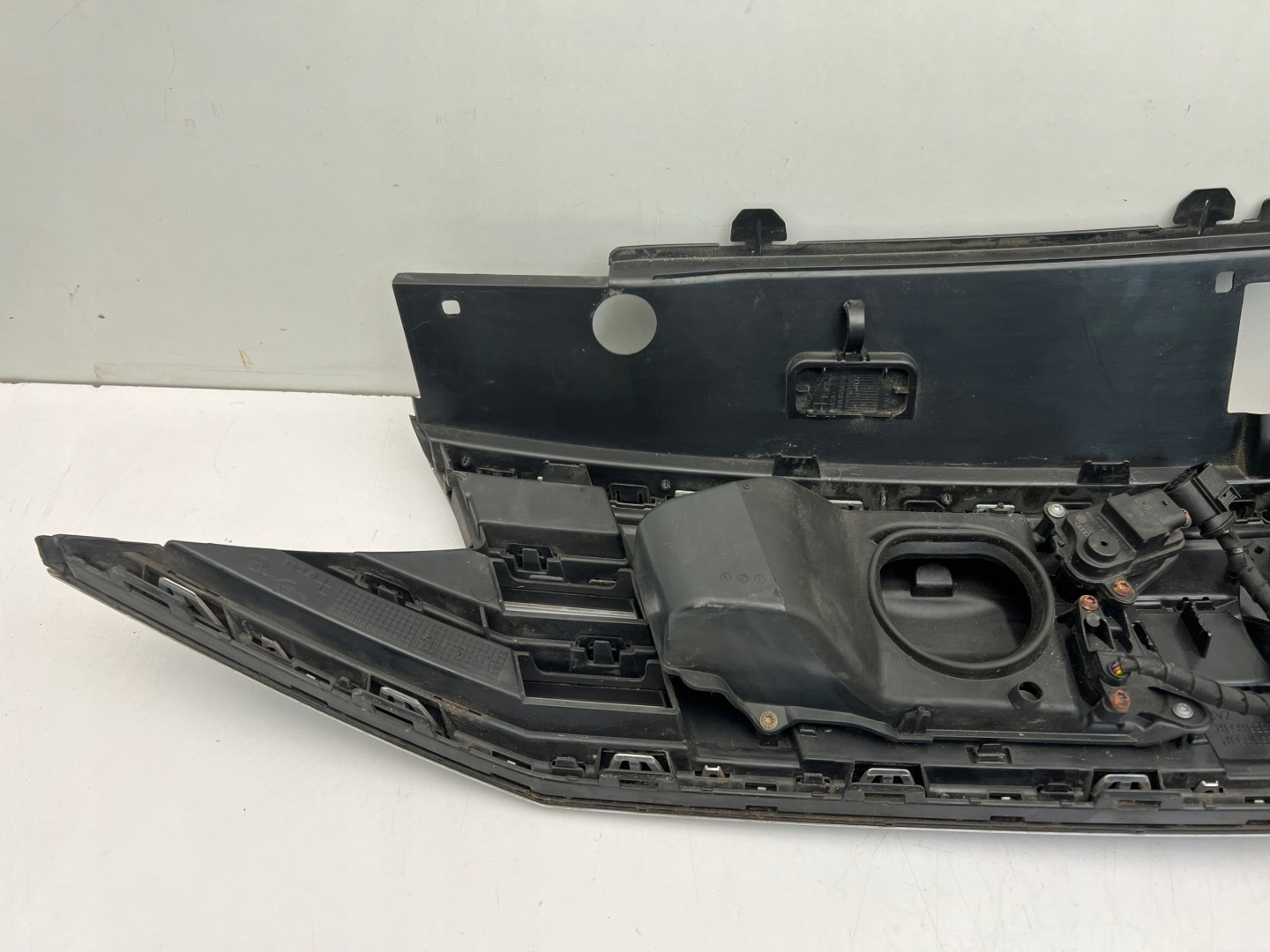 VW Passat B8 Kühlergrill FRONTGRILL Kühlergitter 3G0853651CF - Thumbnail 7